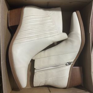 Dolce Vita Off White Boots